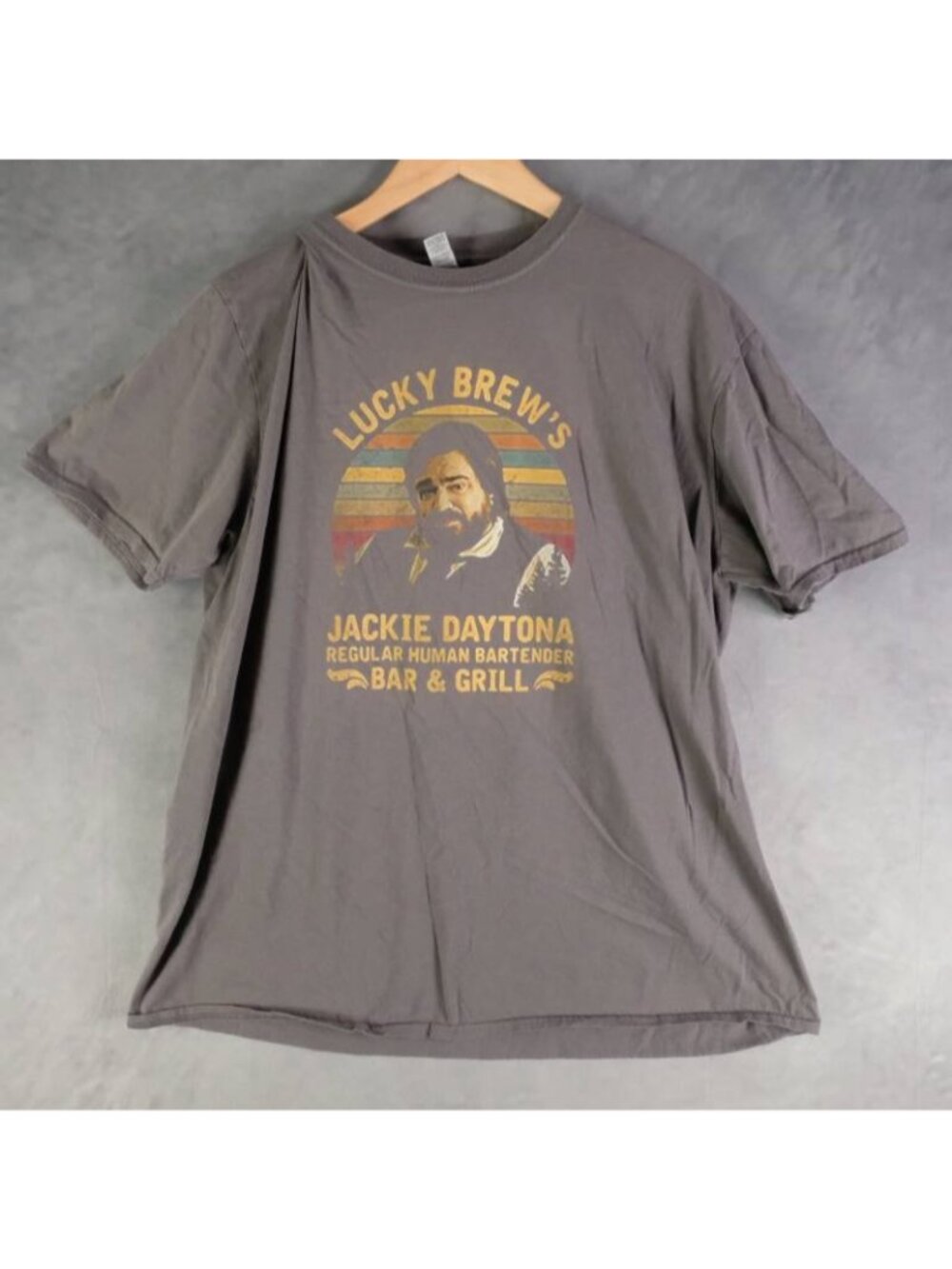 Gildan Shirt Men's 2XL Gray Graphic Heavy Cotton Jackie Daytona Bar Grill TV Fan